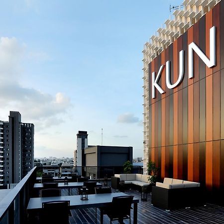 Kun Hotel Тайчжун Экстерьер фото