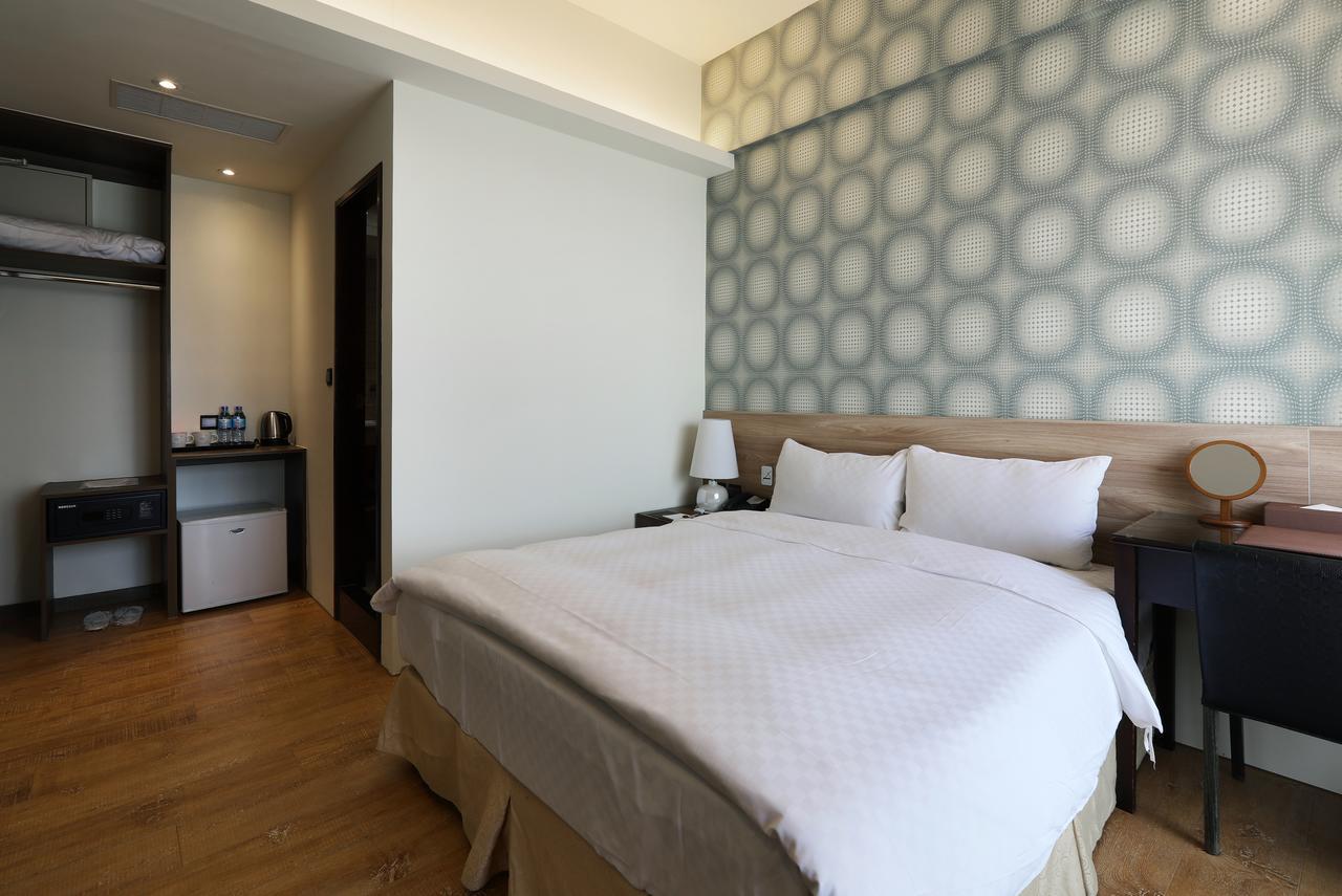 Kun Hotel Тайчжун Экстерьер фото