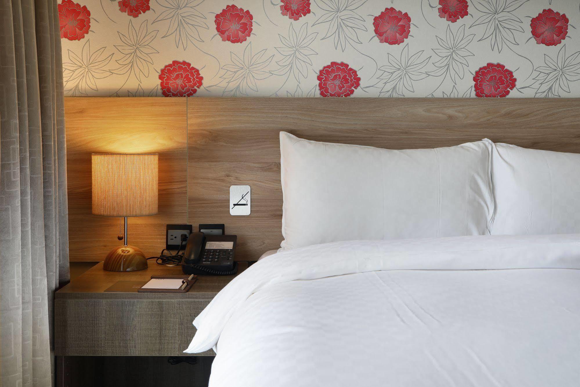 Kun Hotel Тайчжун Экстерьер фото