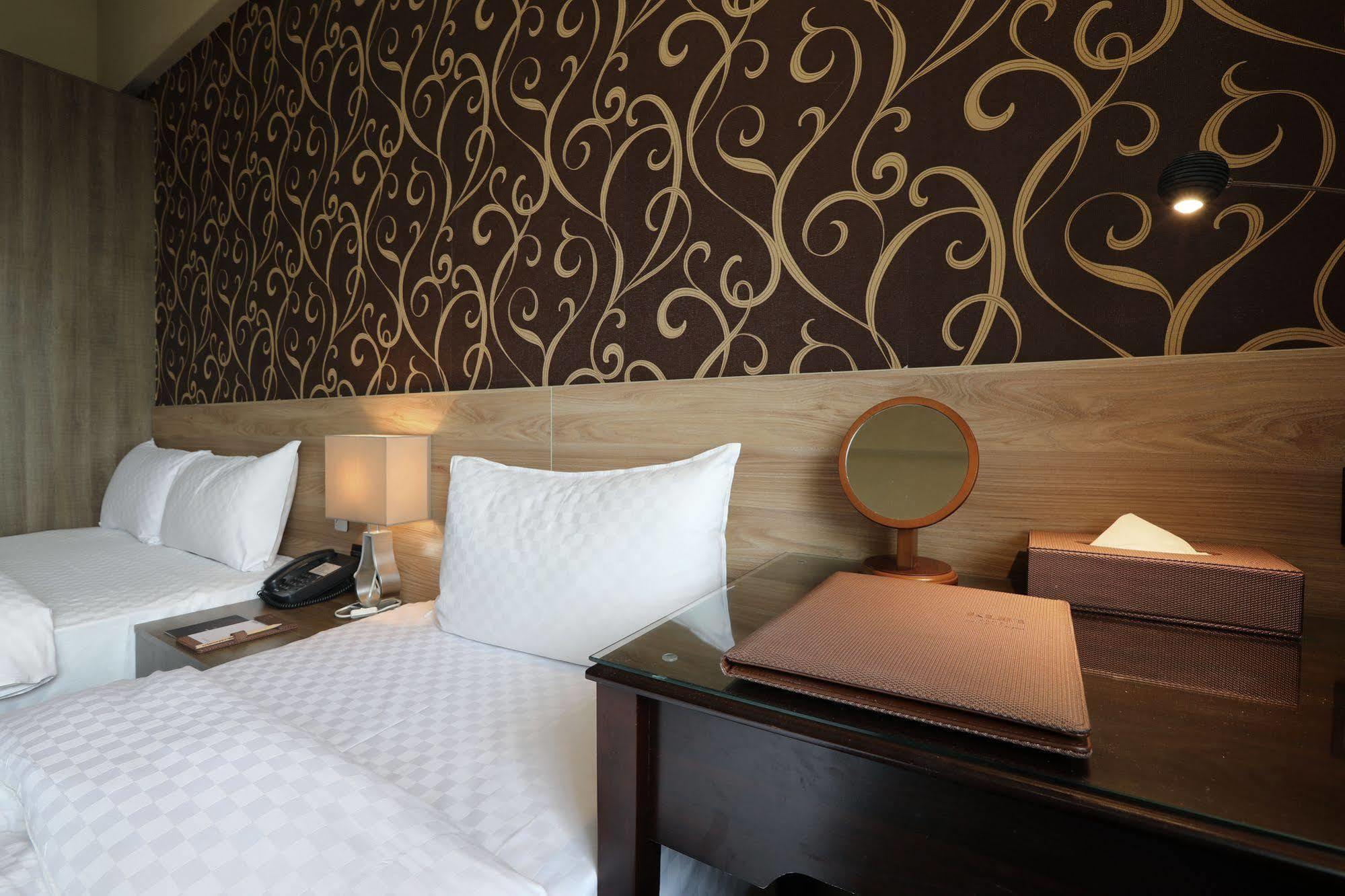 Kun Hotel Тайчжун Экстерьер фото
