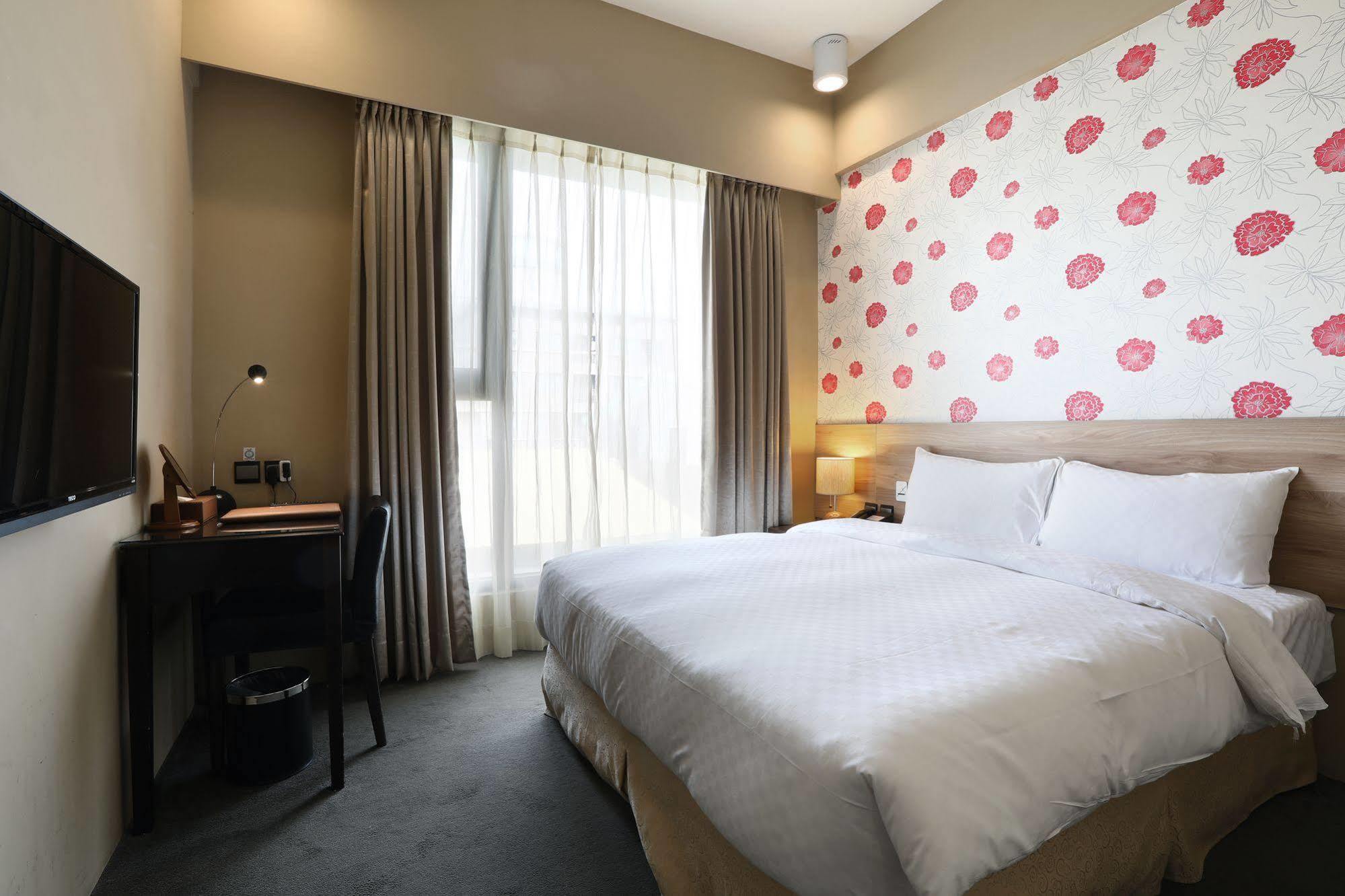 Kun Hotel Тайчжун Экстерьер фото