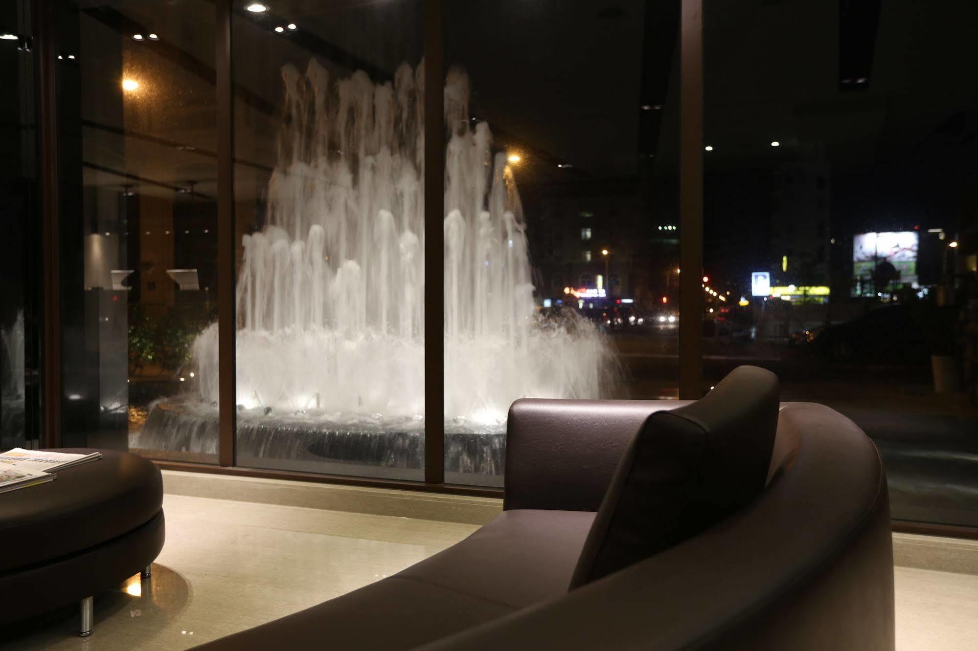 Kun Hotel Тайчжун Экстерьер фото
