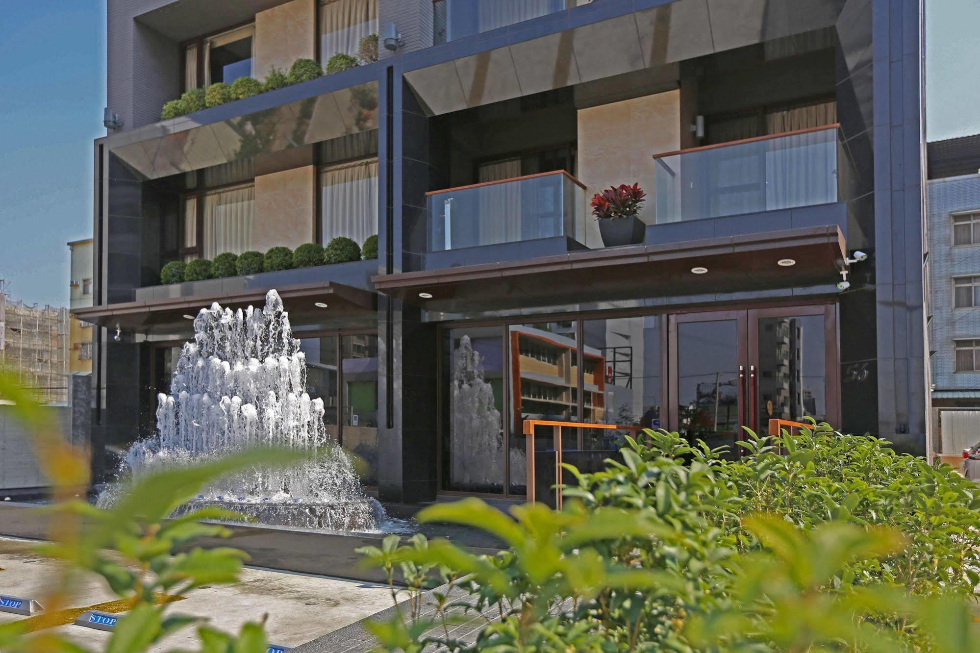 Kun Hotel Тайчжун Экстерьер фото