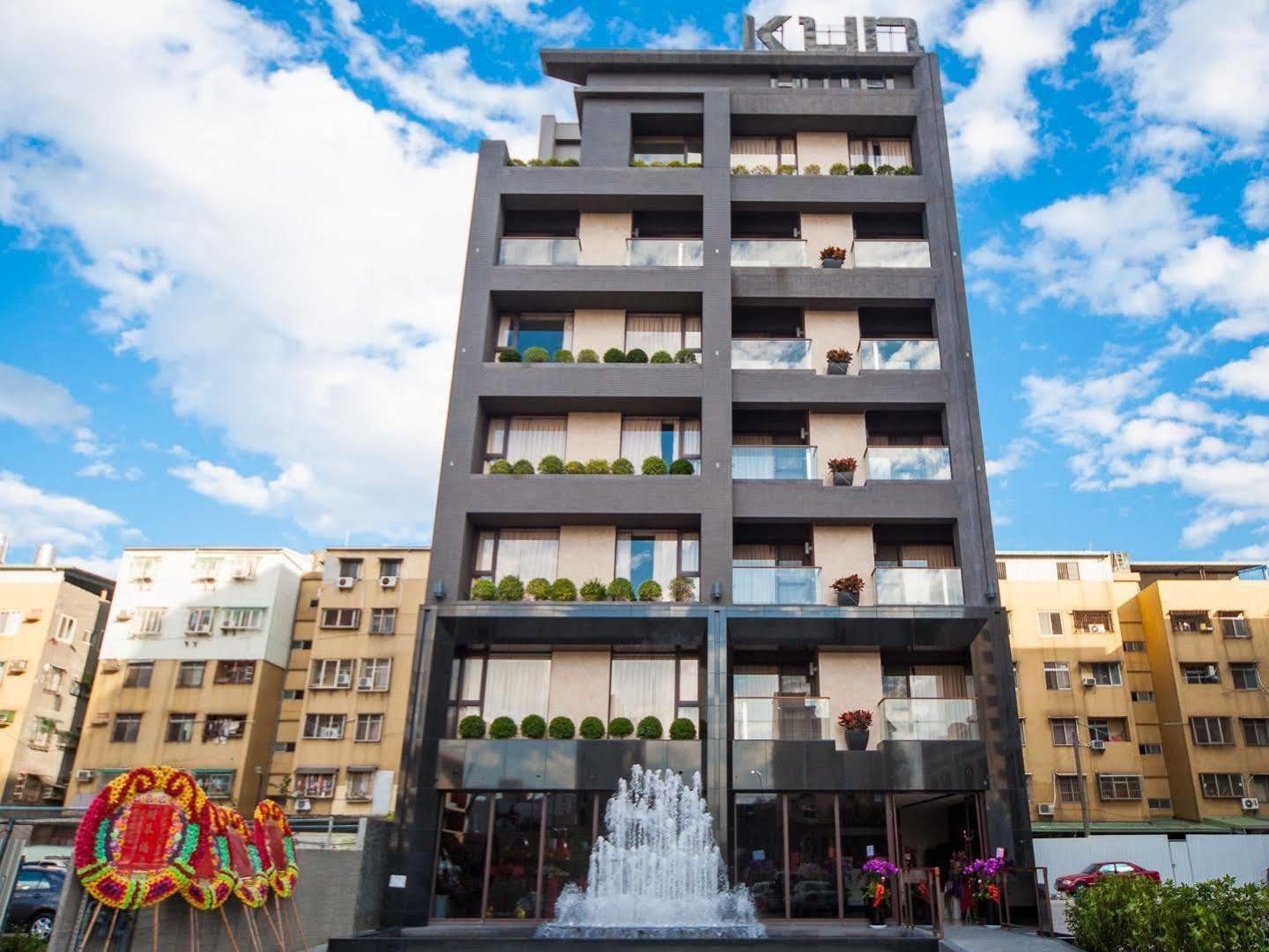 Kun Hotel Тайчжун Экстерьер фото