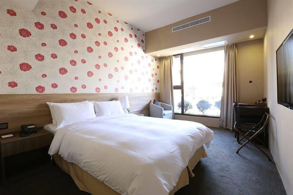 Kun Hotel Тайчжун Экстерьер фото